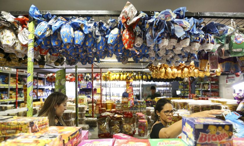 Brasília - Compra de ovos de páscoa em lojas de Brasília. (Marcelo Camargo/Agência Brasil)